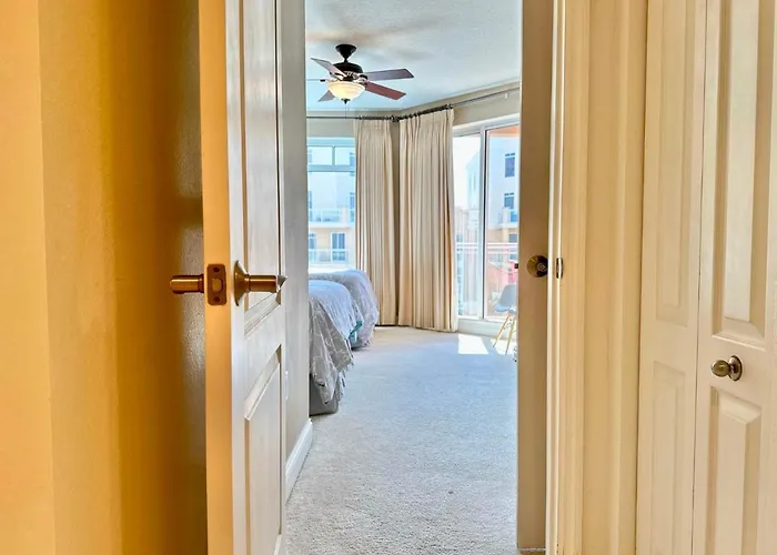 Belle Harbor 803-m - Panoramic Views *