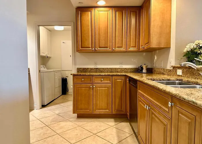 Apartment Belle Harbor 803-m - Panoramic Views *